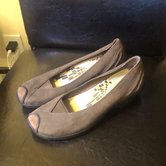 Merrell Genuine Women’s Brown Suede Leather Upper Rubber Soles Size 7 - Picture 4 of 13